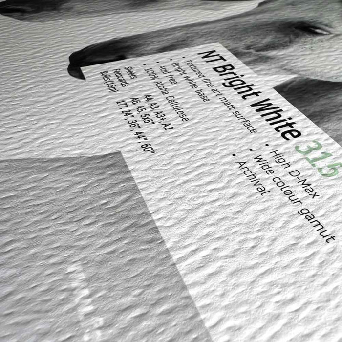 Zuurvrij Fine Art papier met volle structuur en helder witte basis